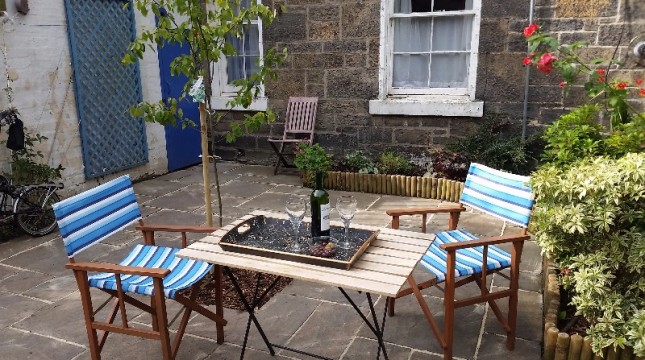 colville-place-patio-dickins