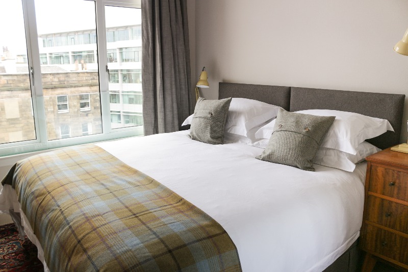 124 Lothian Road is right in the heart of the financial district and jam-packed with cafes, bars and restaurants.