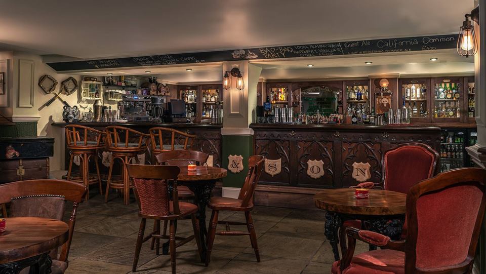 Best Cocktail Bars in Edinburgh